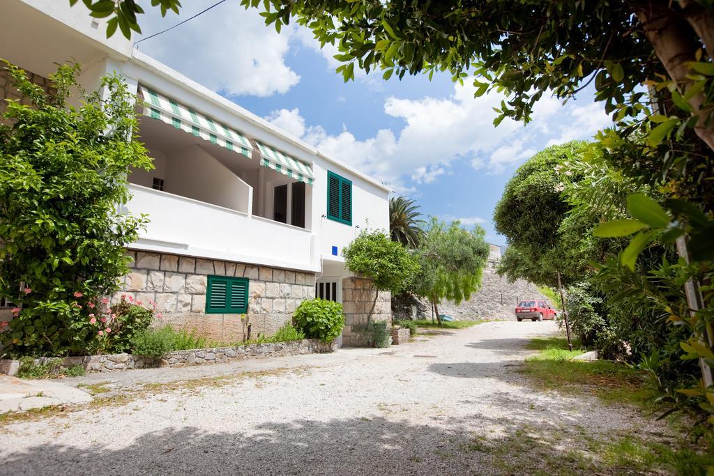Apartments Smiljka Tucepi Ngoại thất bức ảnh